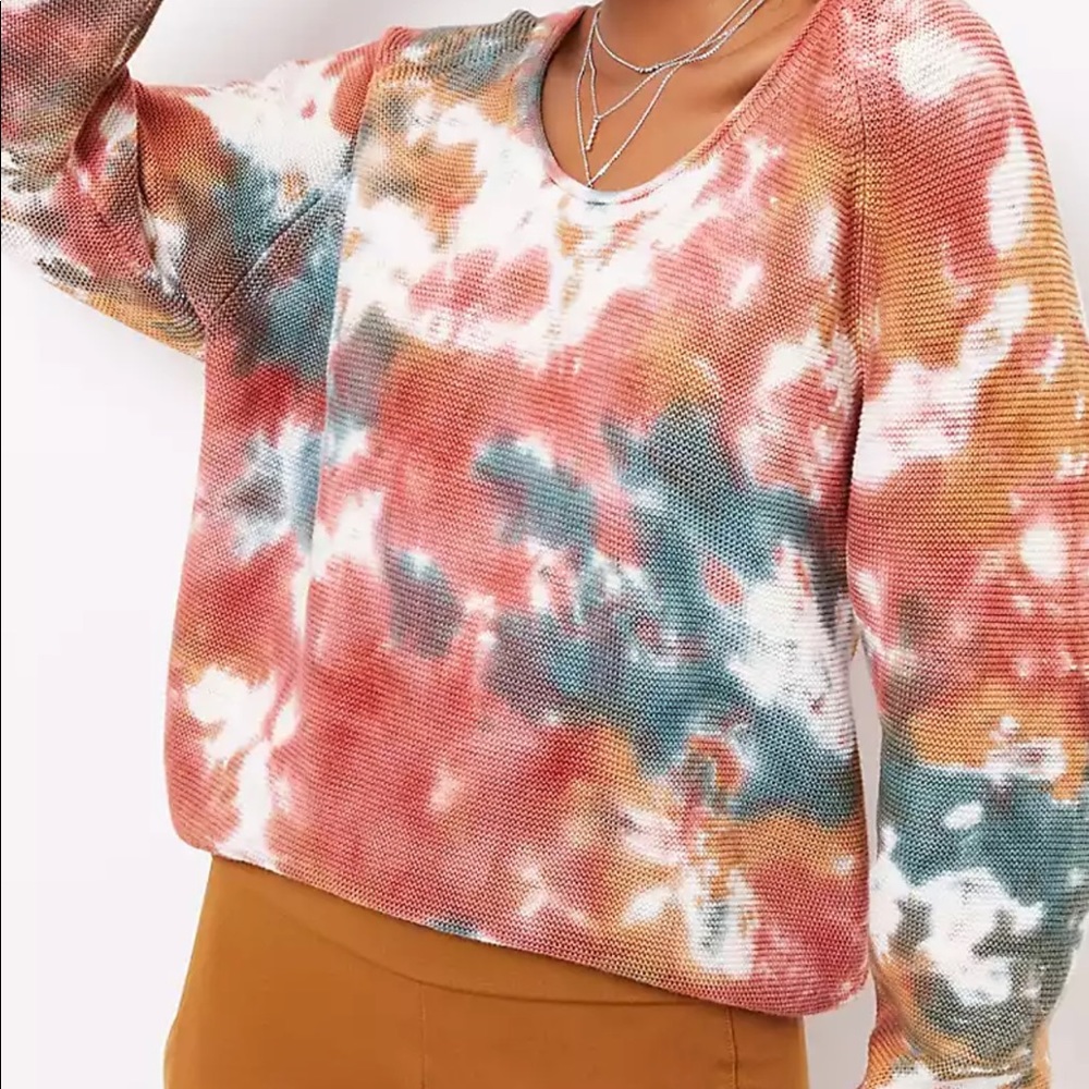 Lou & Grey size medium tie dye sweater